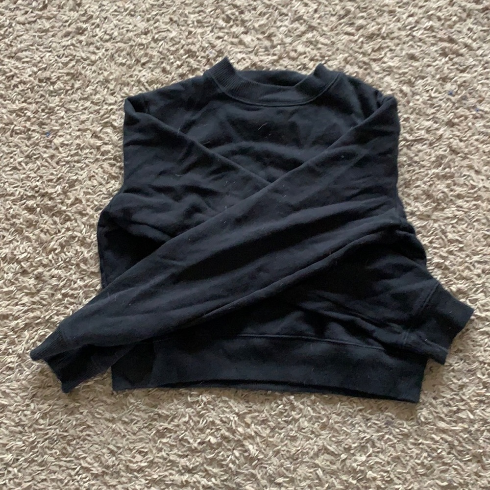 Black Hollister crop sweatshirt